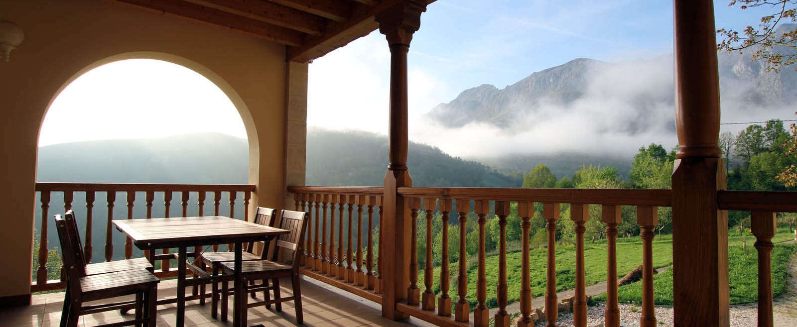 Terrace_panoramic.jpg