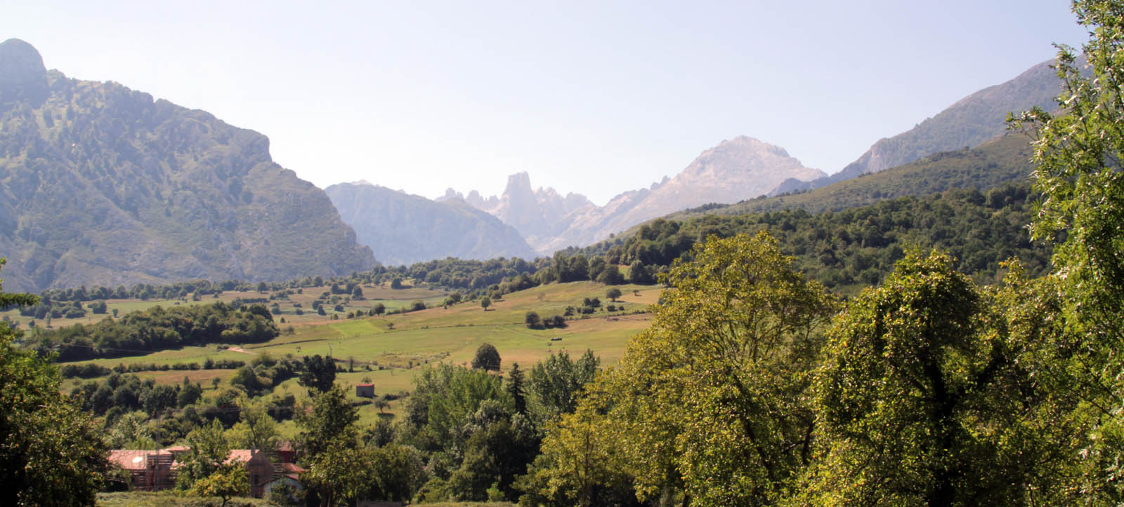 Naranjo_De_Bulnes.jpg